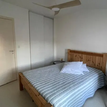 公寓 Charming Quiet With Views Over Rooftops 拉罗歇尔
